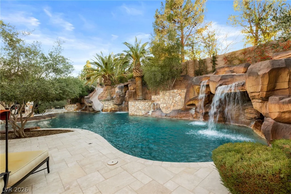 7 Chalk Hill, Las Vegas, NV 89141
