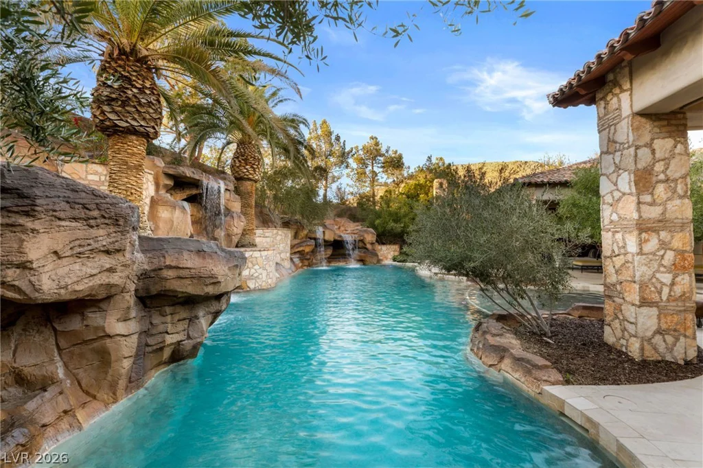 7 Chalk Hill, Las Vegas, NV 89141