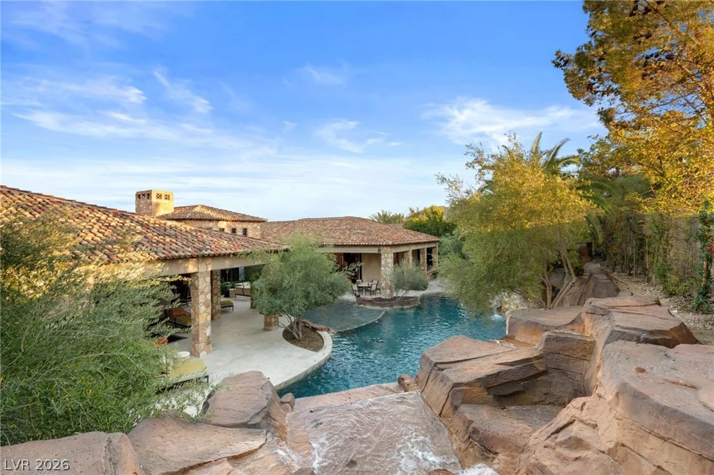 7 Chalk Hill, Las Vegas, NV 89141
