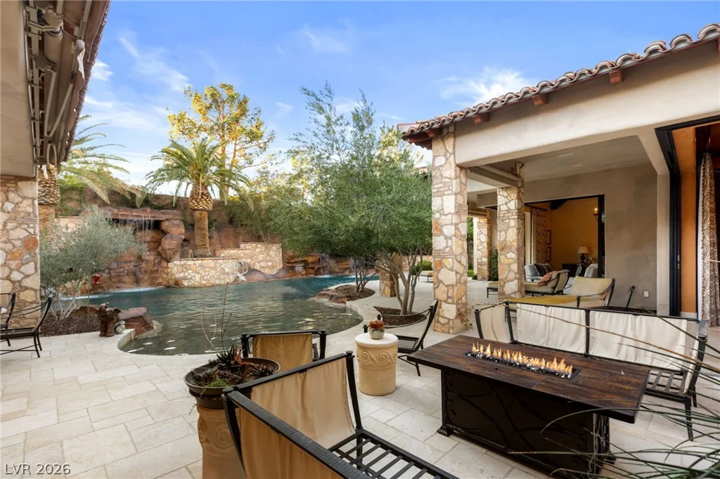 7 Chalk Hill, Las Vegas, NV 89141