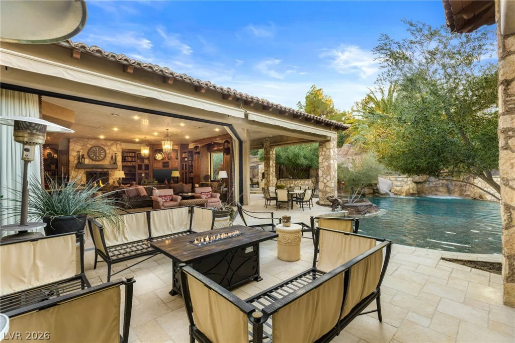 7 Chalk Hill, Las Vegas, NV 89141