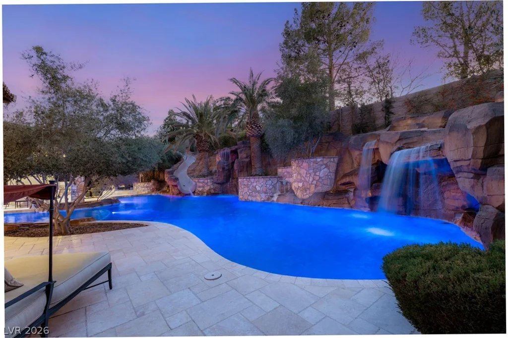 7 Chalk Hill, Las Vegas, NV 89141