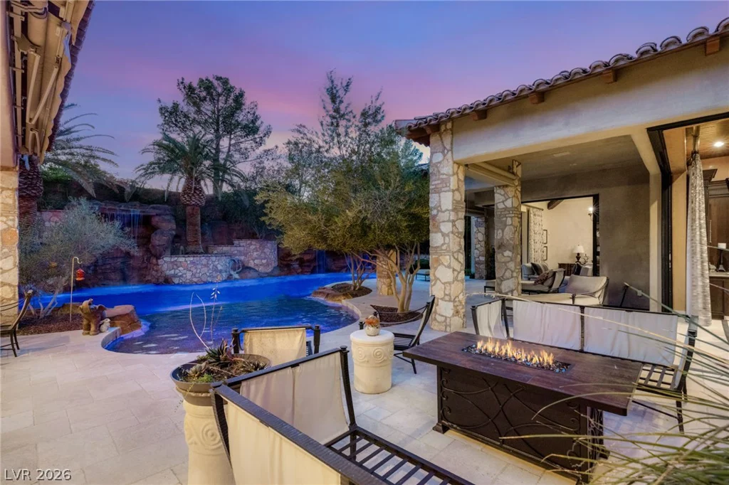 7 Chalk Hill, Las Vegas, NV 89141