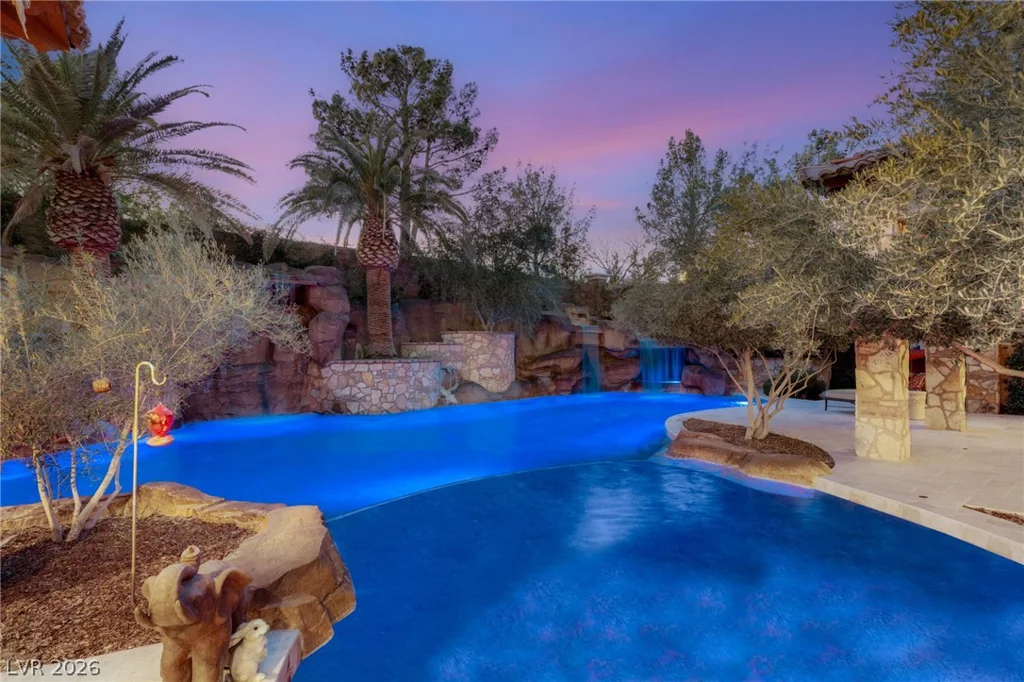 7 Chalk Hill, Las Vegas, NV 89141