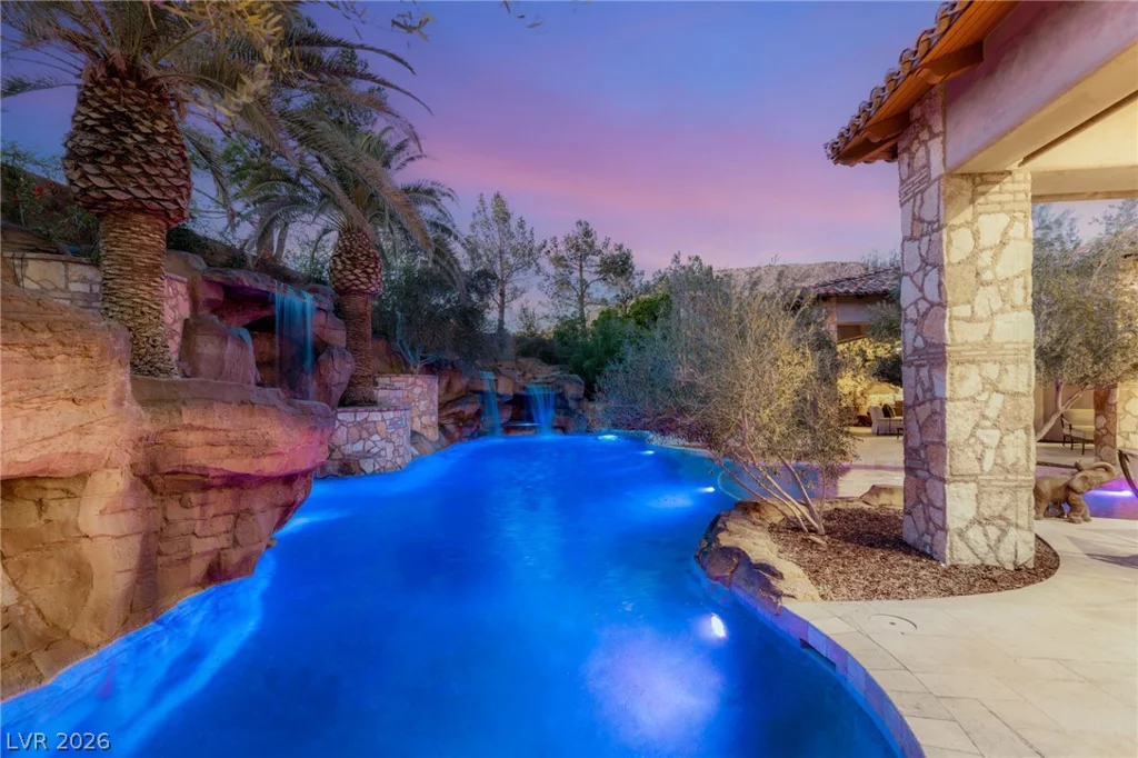 7 Chalk Hill, Las Vegas, NV 89141
