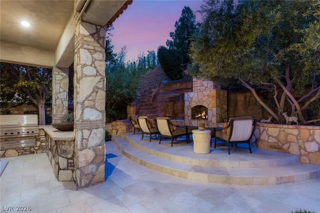 7 Chalk Hill, Las Vegas, NV 89141