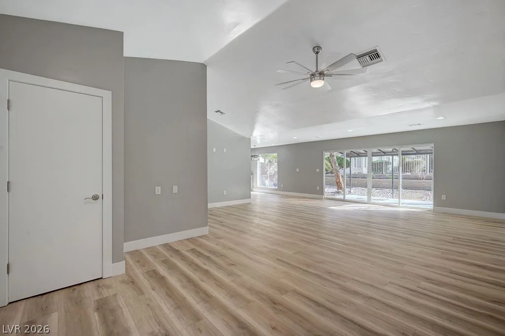 8753 Sundial, Las Vegas, NV 89134