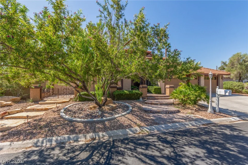 6815 Trinity, Las Vegas, NV 89146