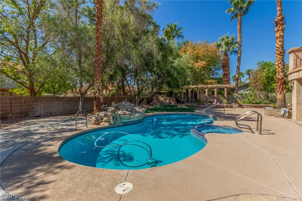 6815 Trinity, Las Vegas, NV 89146