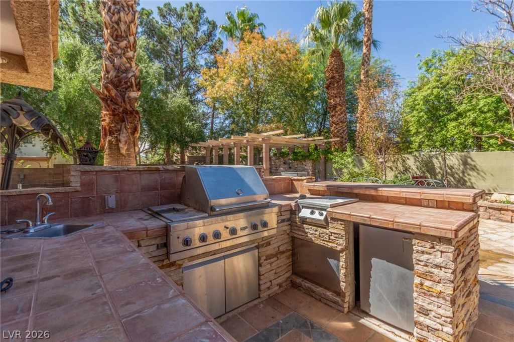 6815 Trinity, Las Vegas, NV 89146