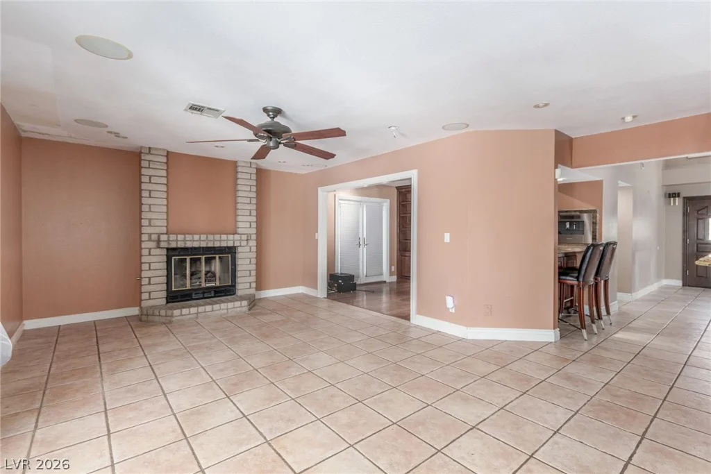 6815 Trinity, Las Vegas, NV 89146