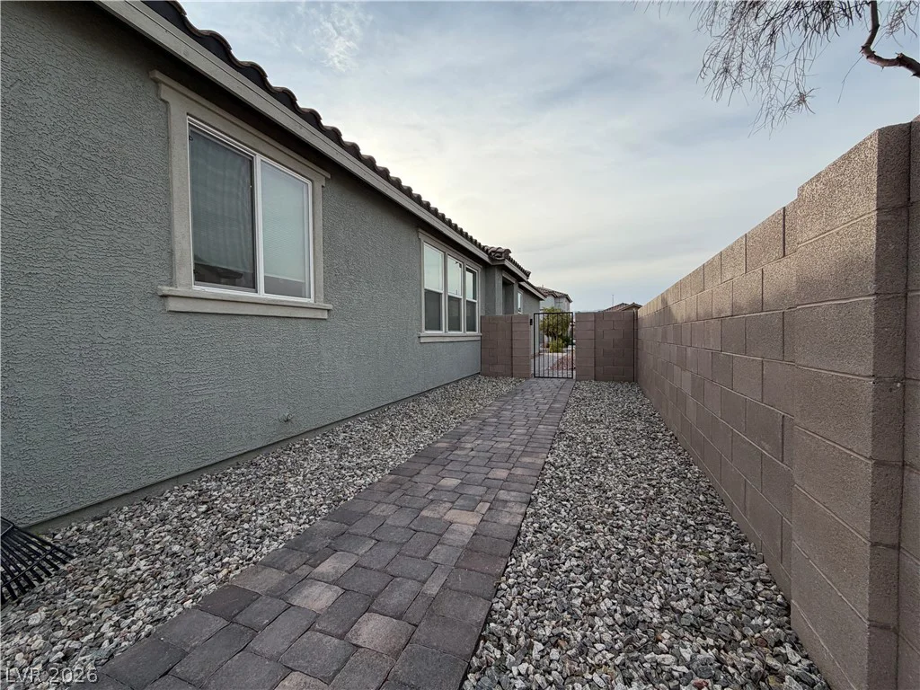 5802 Holbeche, Las Vegas, NV 89113