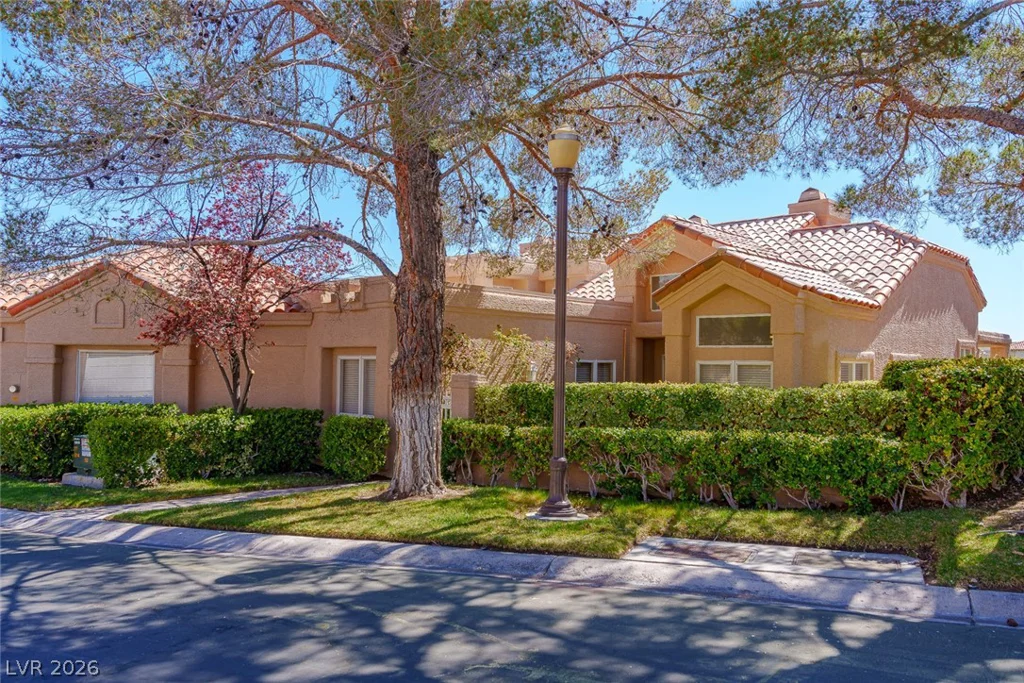 8181 Round Hills, Las Vegas, NV 89113
