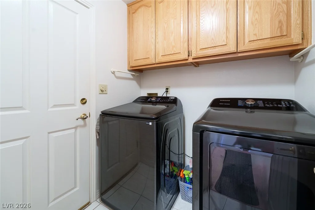 8181 Round Hills, Las Vegas, NV 89113