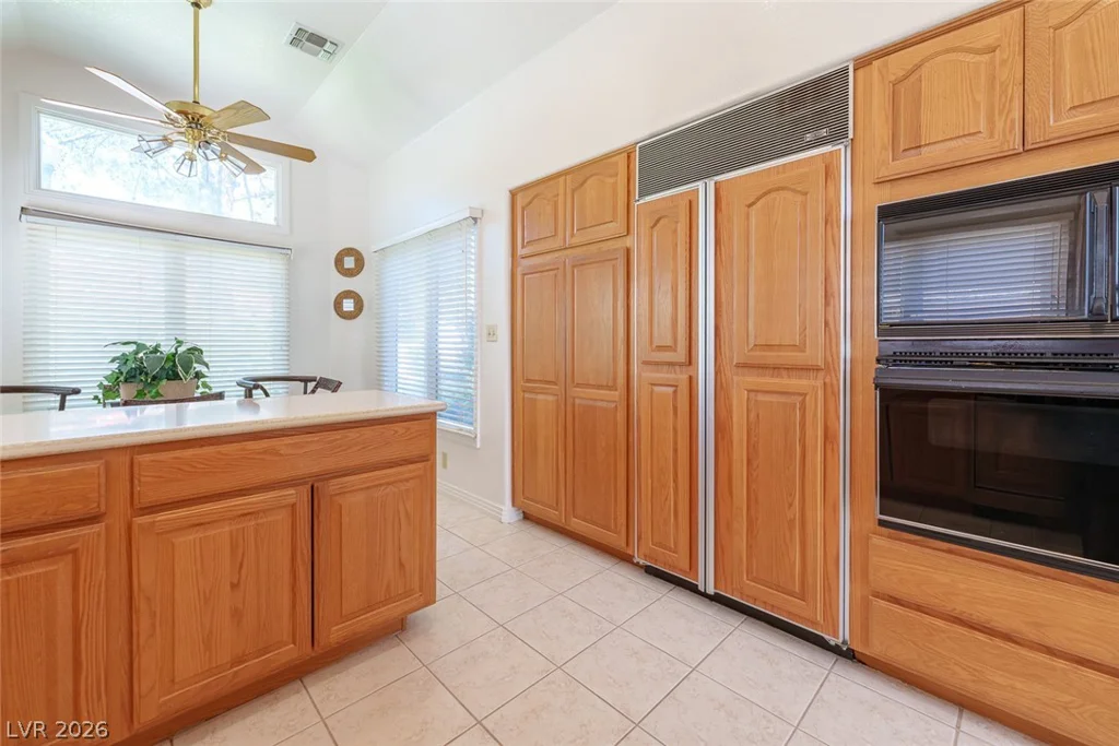 8181 Round Hills, Las Vegas, NV 89113