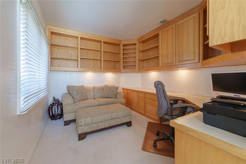 8181 Round Hills, Las Vegas, NV 89113