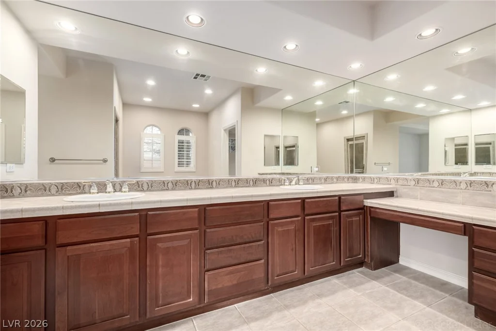 11849 Waterford Castle, Las Vegas, NV 89141