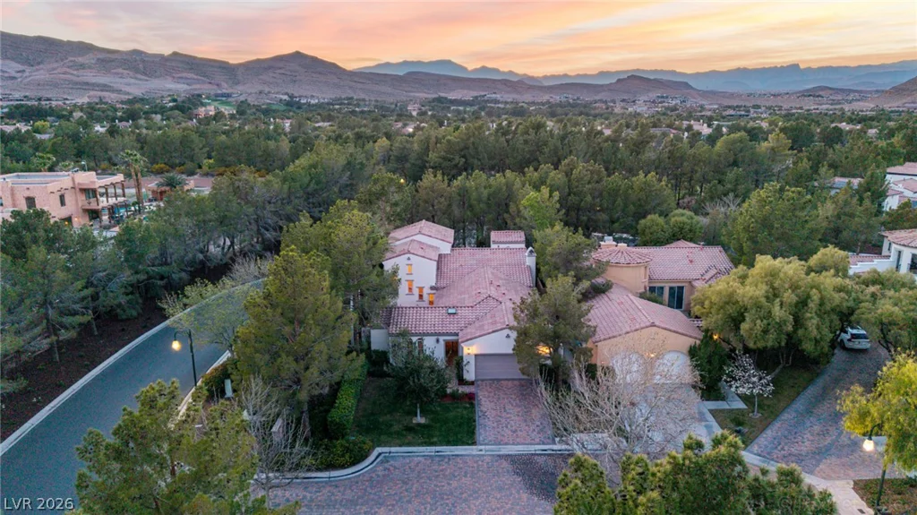11849 Waterford Castle, Las Vegas, NV 89141