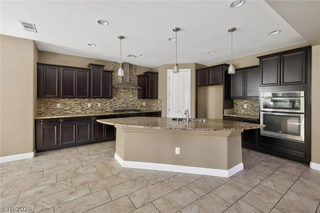 7200 Cotton Bluff, Las Vegas, NV 89148