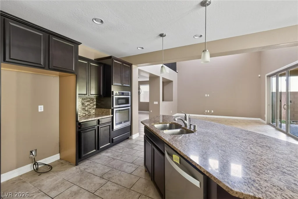 7200 Cotton Bluff, Las Vegas, NV 89148