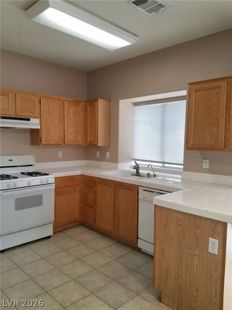 5259 Ladyhawk, Las Vegas, NV 89118