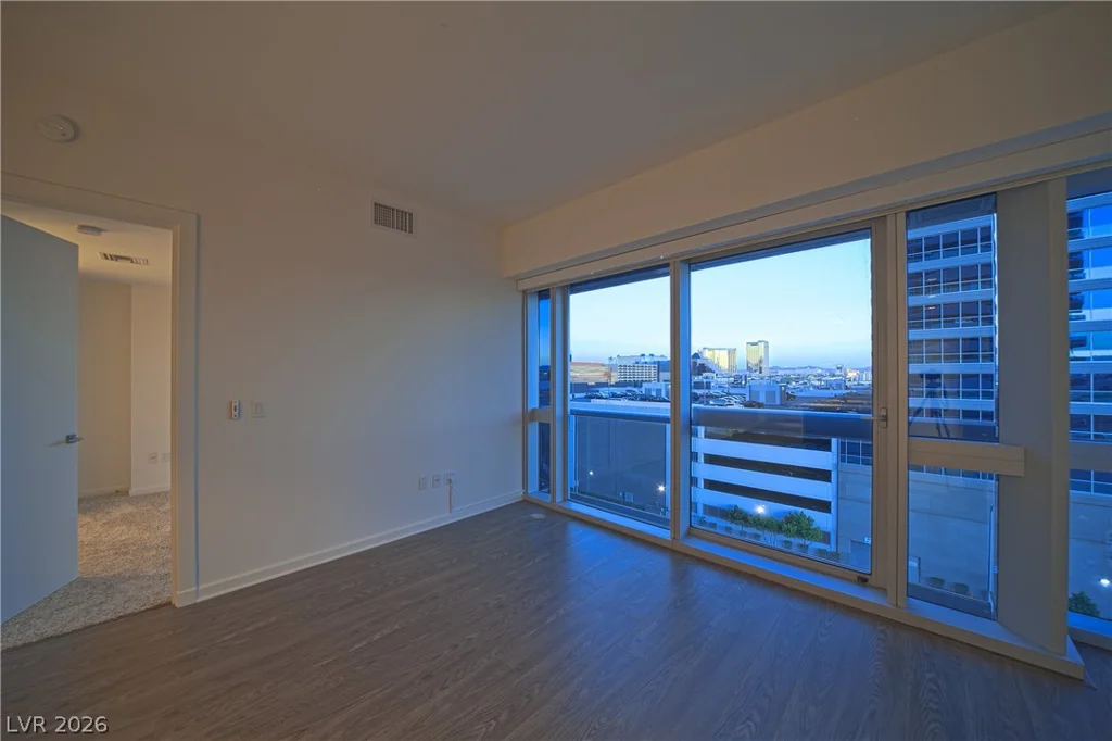 4471 Dean Martin, Las Vegas, NV 89103