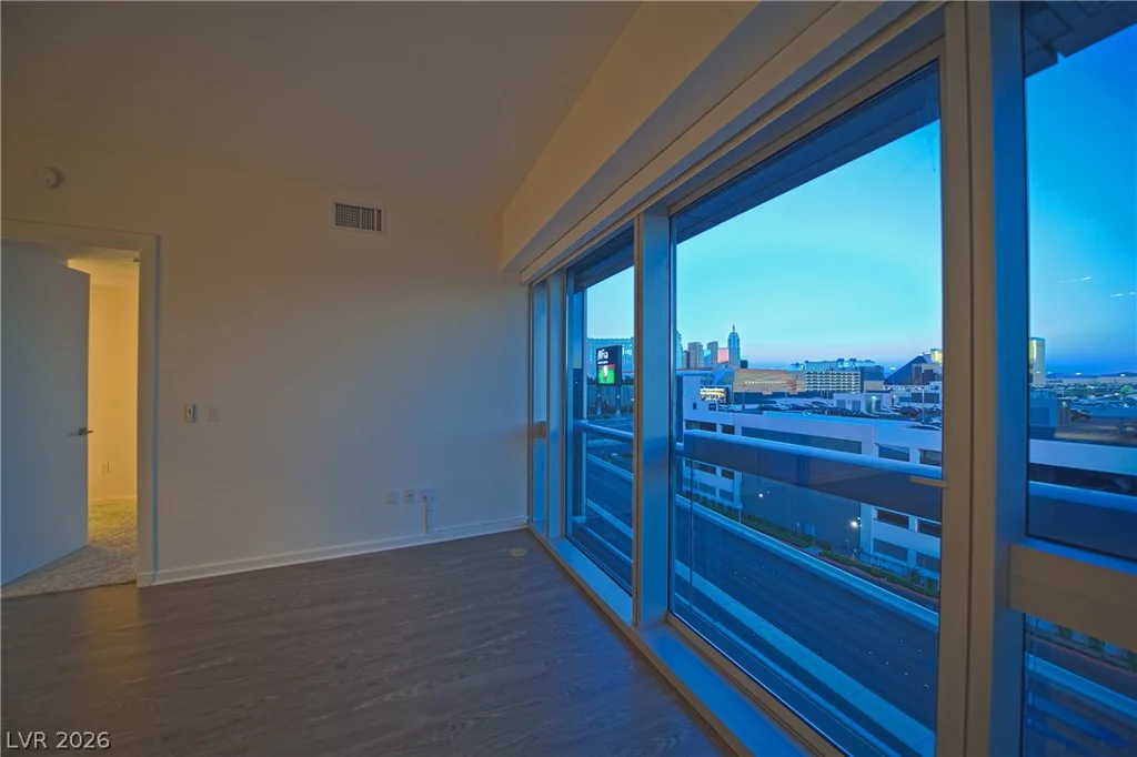 4471 Dean Martin, Las Vegas, NV 89103