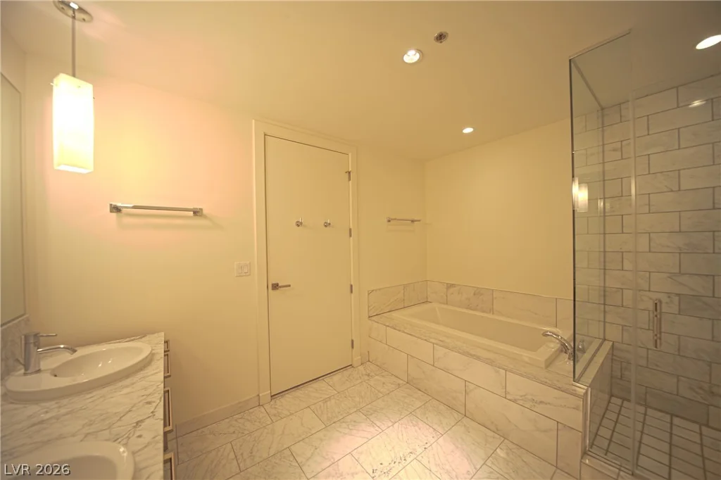 4471 Dean Martin, Las Vegas, NV 89103