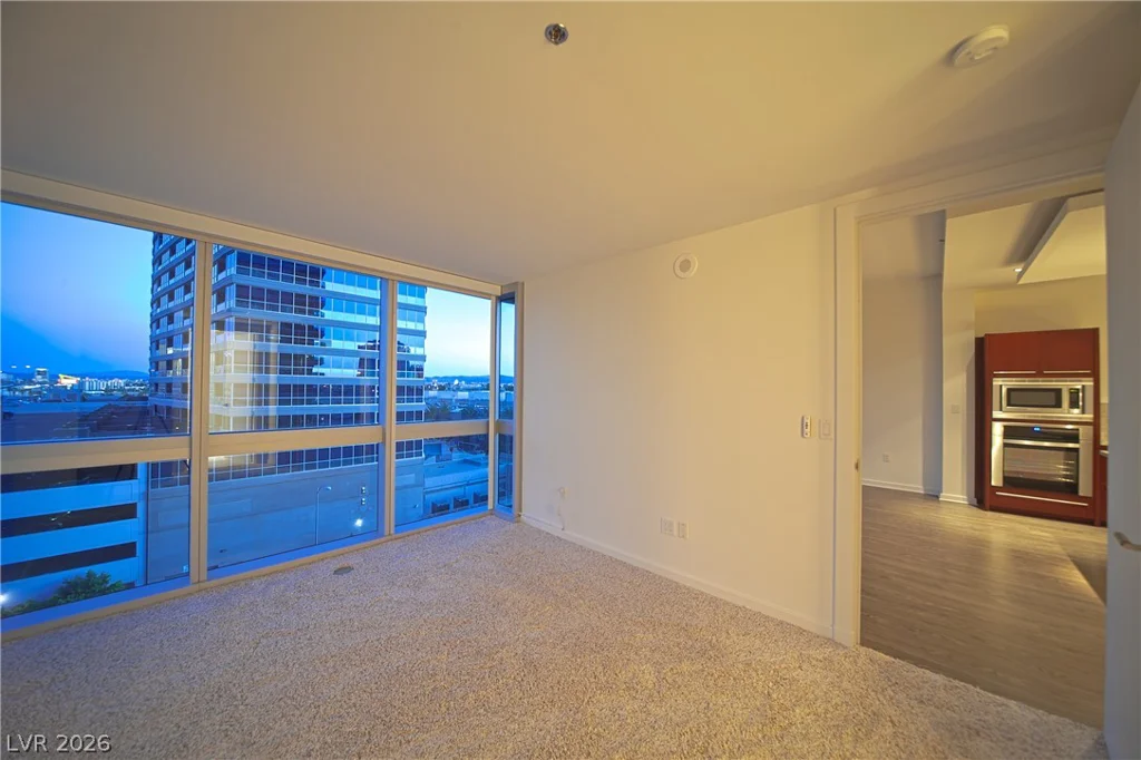 4471 Dean Martin, Las Vegas, NV 89103