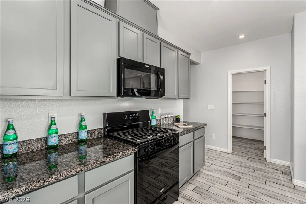 6106 Castle Gardens, Las Vegas, NV 89130