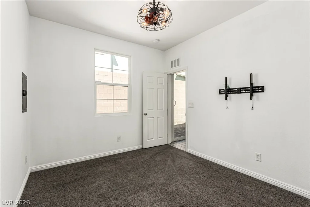 6106 Castle Gardens, Las Vegas, NV 89130