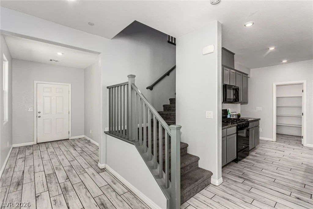 6106 Castle Gardens, Las Vegas, NV 89130