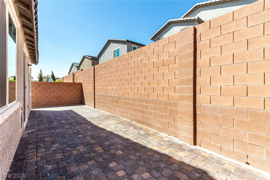 6106 Castle Gardens, Las Vegas, NV 89130