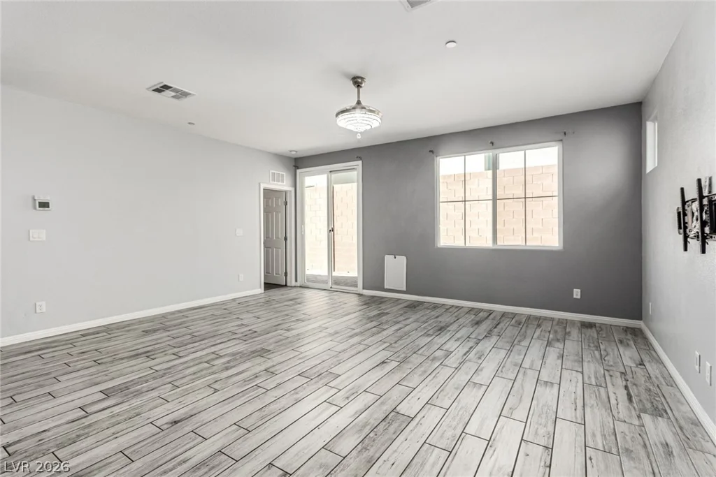 6106 Castle Gardens, Las Vegas, NV 89130