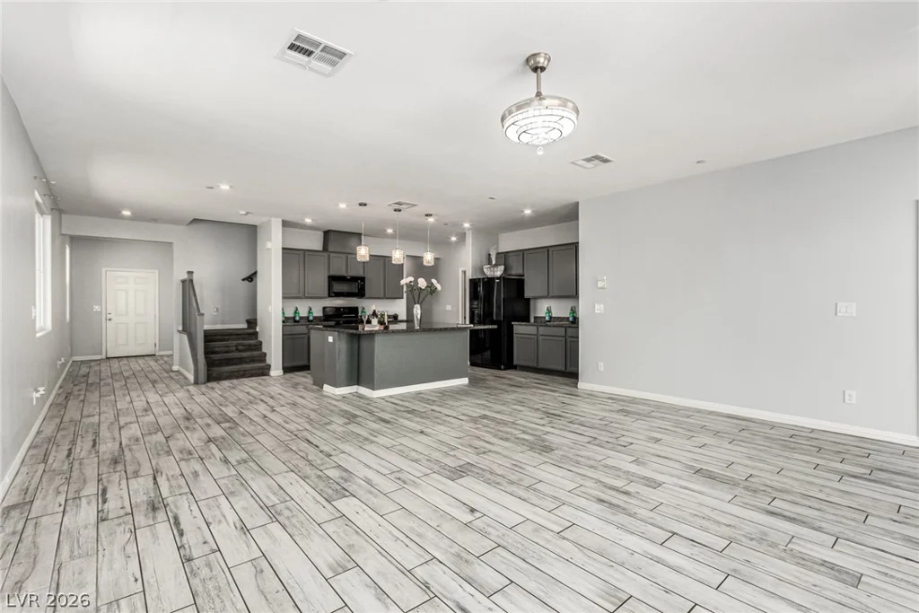 6106 Castle Gardens, Las Vegas, NV 89130