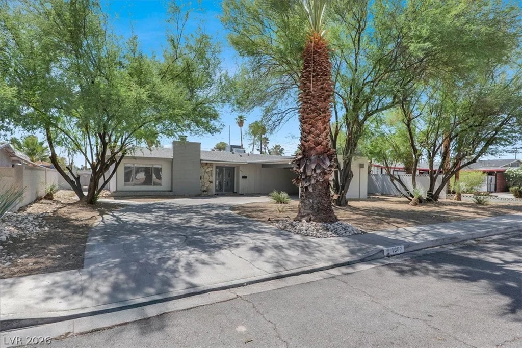 1607 Silver Mesa, Las Vegas, NV 89169