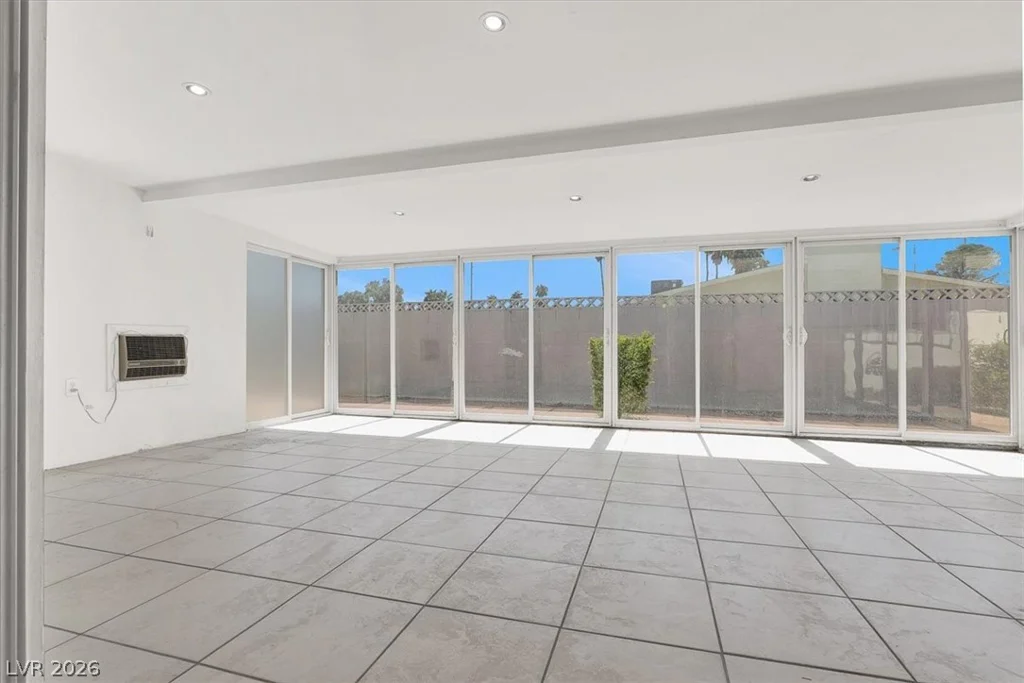 1607 Silver Mesa, Las Vegas, NV 89169