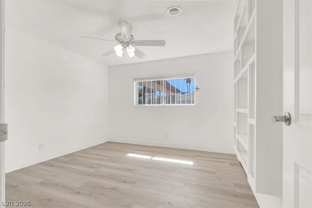 1607 Silver Mesa, Las Vegas, NV 89169