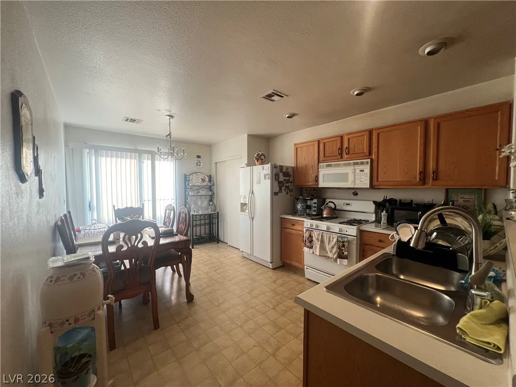 2881 Prestonwood, Las Vegas, NV 89156