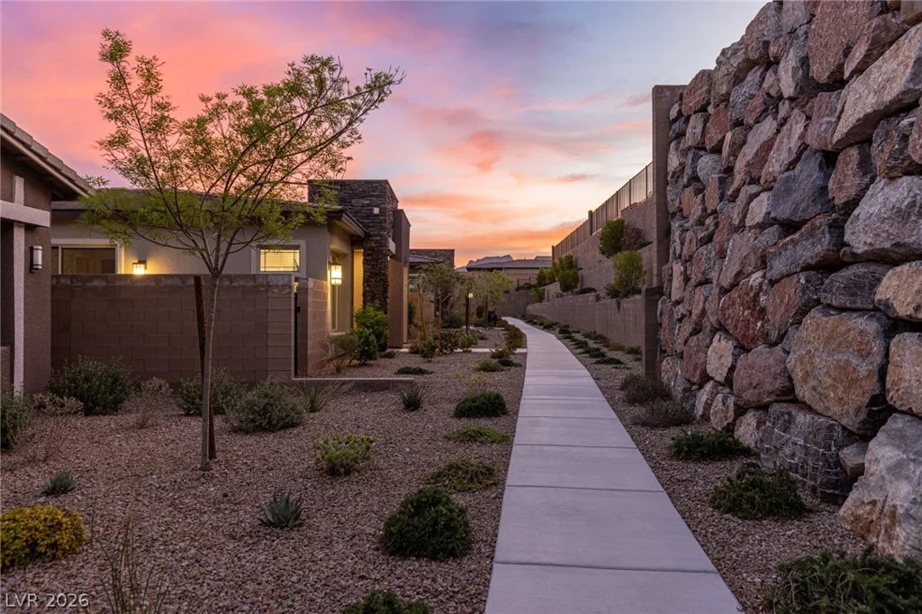 933 Belleforte, Las Vegas, NV 89138