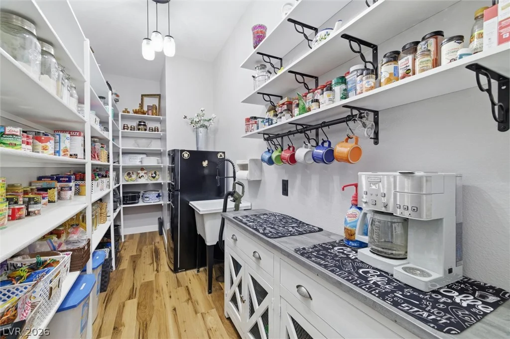 601 Helen, Pahrump, NV 89060