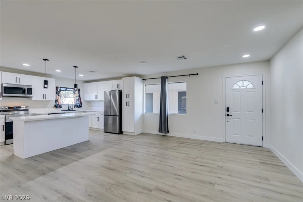 2211 Frontier, Las Vegas, NV 89106