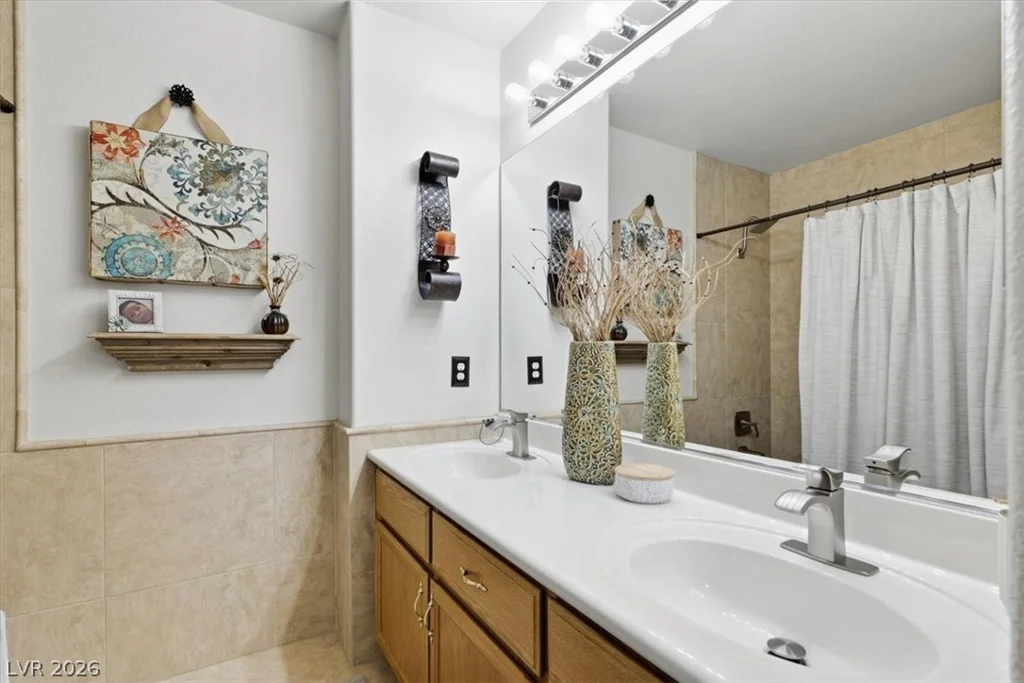 8213 Fawn Brook, Las Vegas, NV 89149
