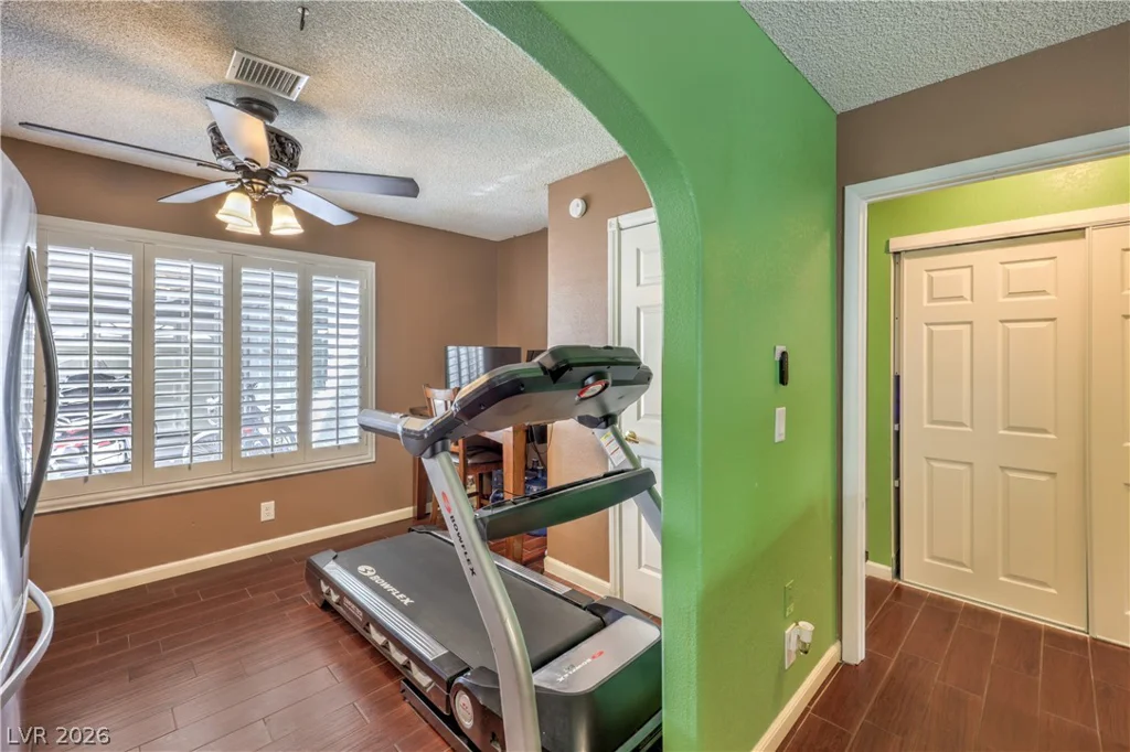 4760 Willow Crest, Las Vegas, NV 89147