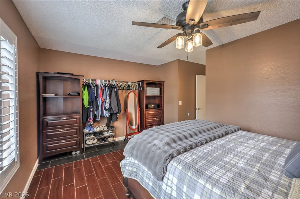 4760 Willow Crest, Las Vegas, NV 89147