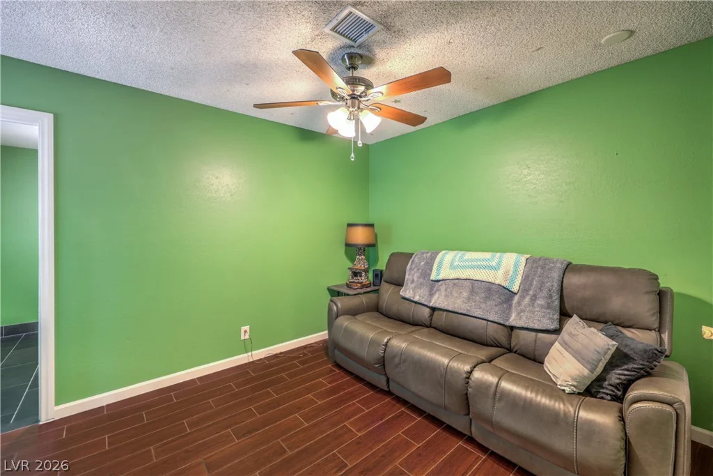 4760 Willow Crest, Las Vegas, NV 89147