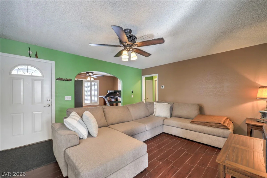 4760 Willow Crest, Las Vegas, NV 89147