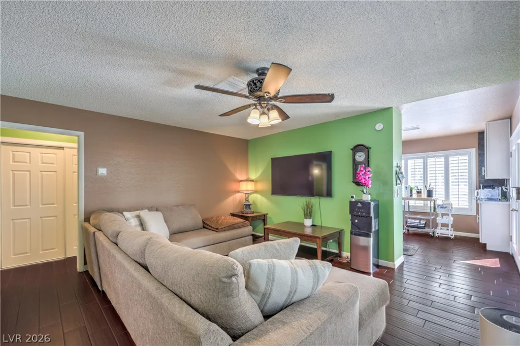 4760 Willow Crest, Las Vegas, NV 89147