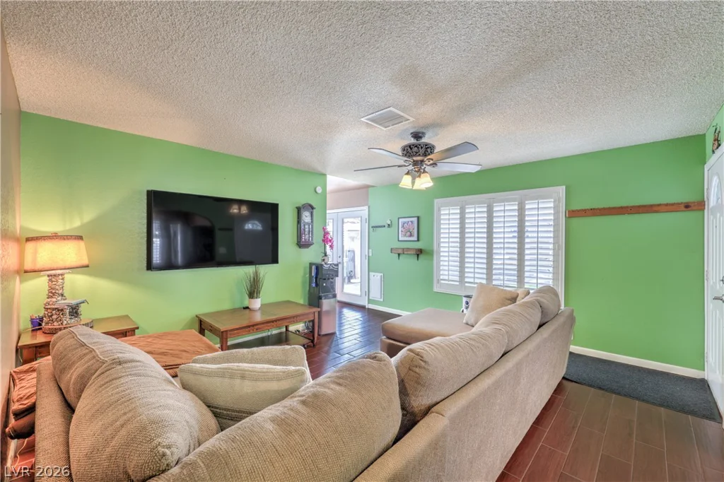 4760 Willow Crest, Las Vegas, NV 89147