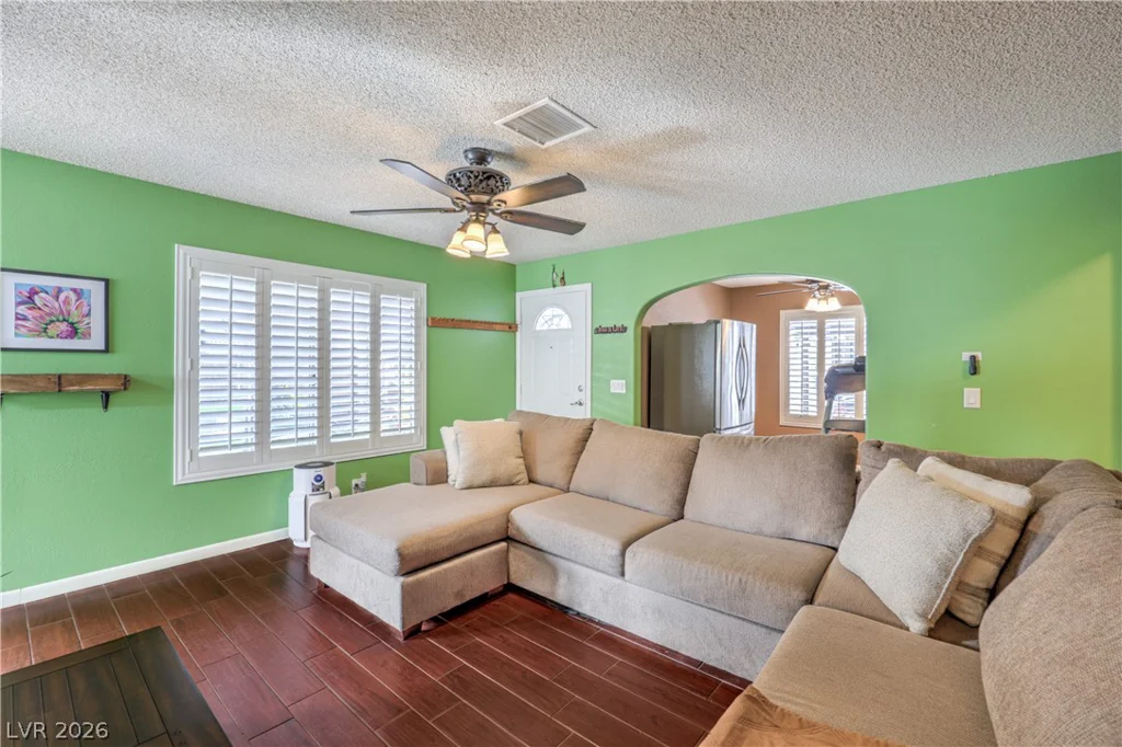 4760 Willow Crest, Las Vegas, NV 89147